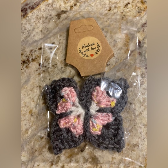 Set of 2 New Handmade Crochet Butterflies Keychains  Backpack Purse Decor - Picture 8 of 8